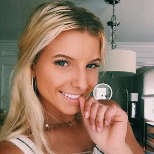 Meet your Posher, Bella